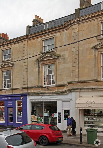 4 Montpellier Walk, Cheltenham for lease - Building Photo - Image 3 of 5