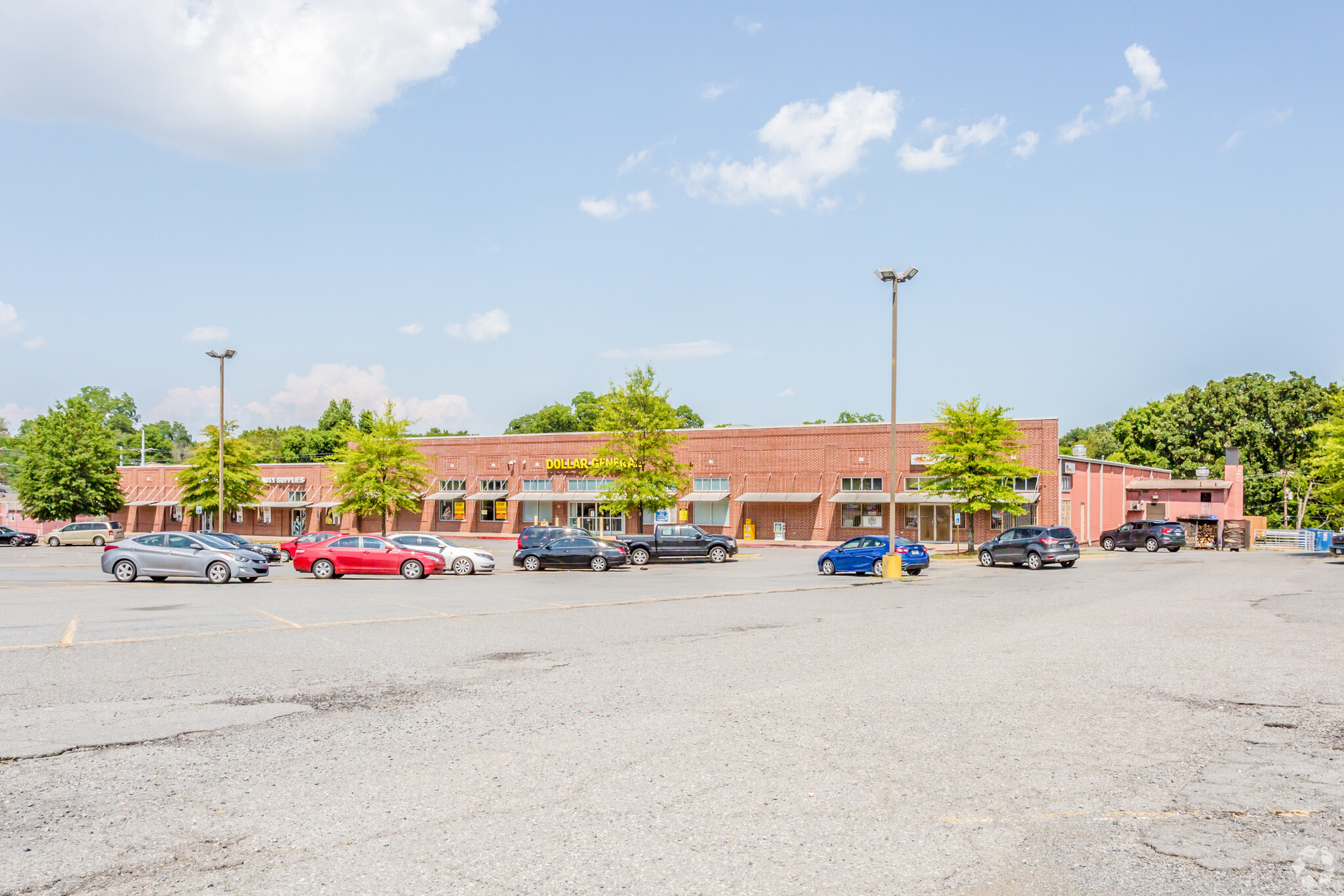 2415 S Broadway, Little Rock, AR for sale Primary Photo- Image 1 of 1