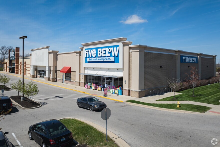 620-636 E McGalliard Rd, Muncie, IN à louer - Photo du bâtiment - Image 2 de 6