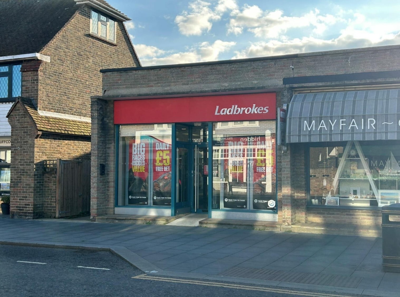 117 Connaught Ave, Frinton On Sea for sale Building Photo- Image 1 of 3