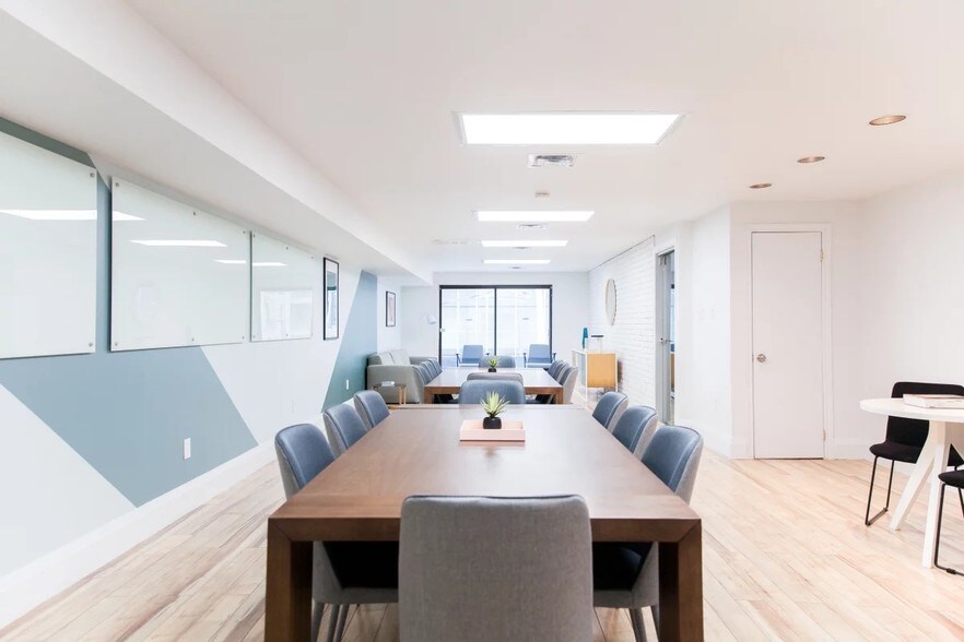 42 Hayden St, Toronto, ON à vendre - Autre - Image 1 de 1