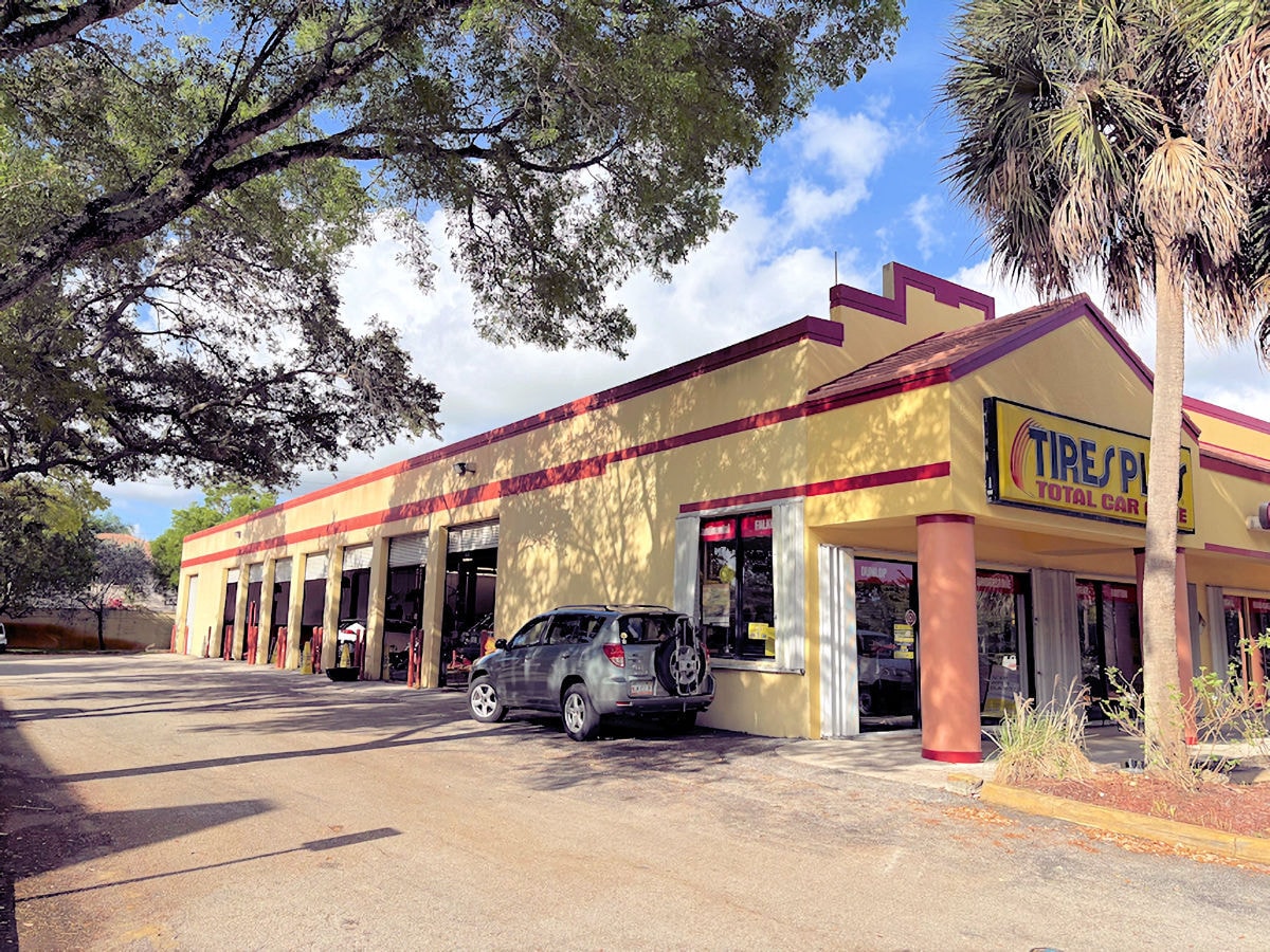 6480-6520 W Commercial Blvd, Lauderhill, FL for lease Primary Photo- Image 1 of 11