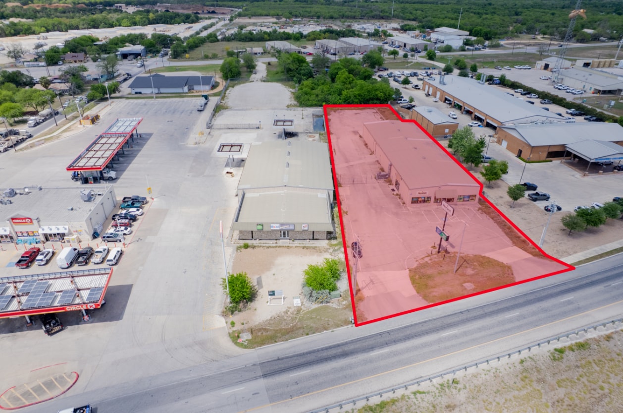 4312 I 35 N Frontage rd, New Braunfels, TX for lease Primary Photo- Image 1 of 10