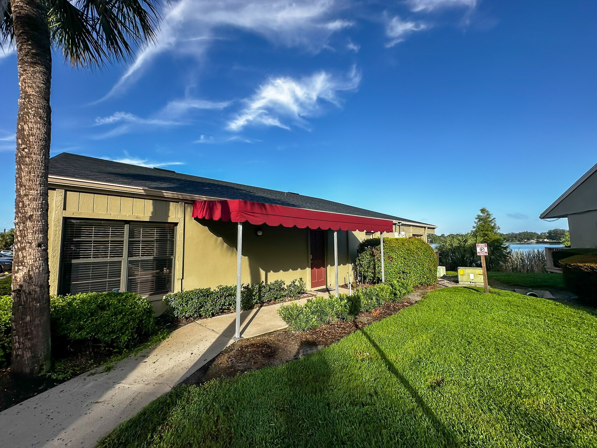 2000 E Edgewood Dr, Lakeland, FL à louer Photo intérieure- Image 1 de 15