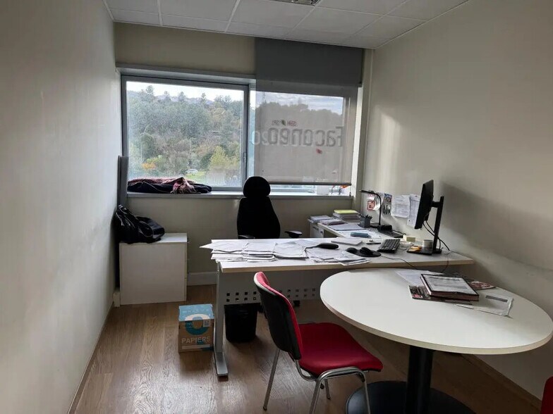 Bureau dans Aubagne à louer - Photo intérieure - Image 2 de 7