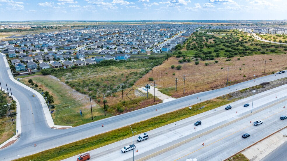 999 E IH 10 9 Rd, Converse, TX à vendre - Photo du bâtiment - Image 2 de 16