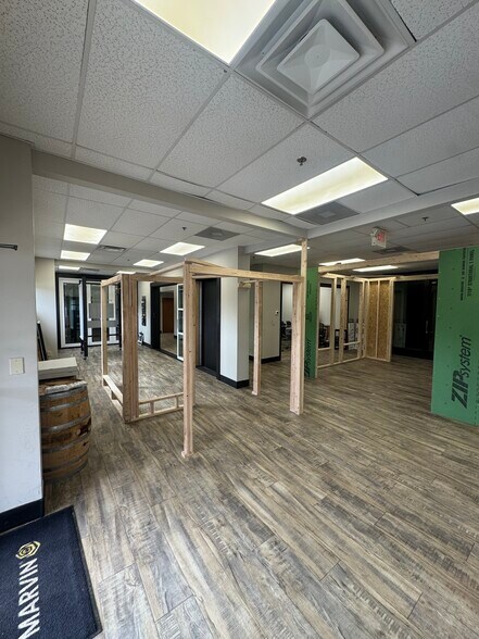 400 E Wilson Bridge Rd, Worthington, OH à louer - Photo du bâtiment - Image 3 de 8