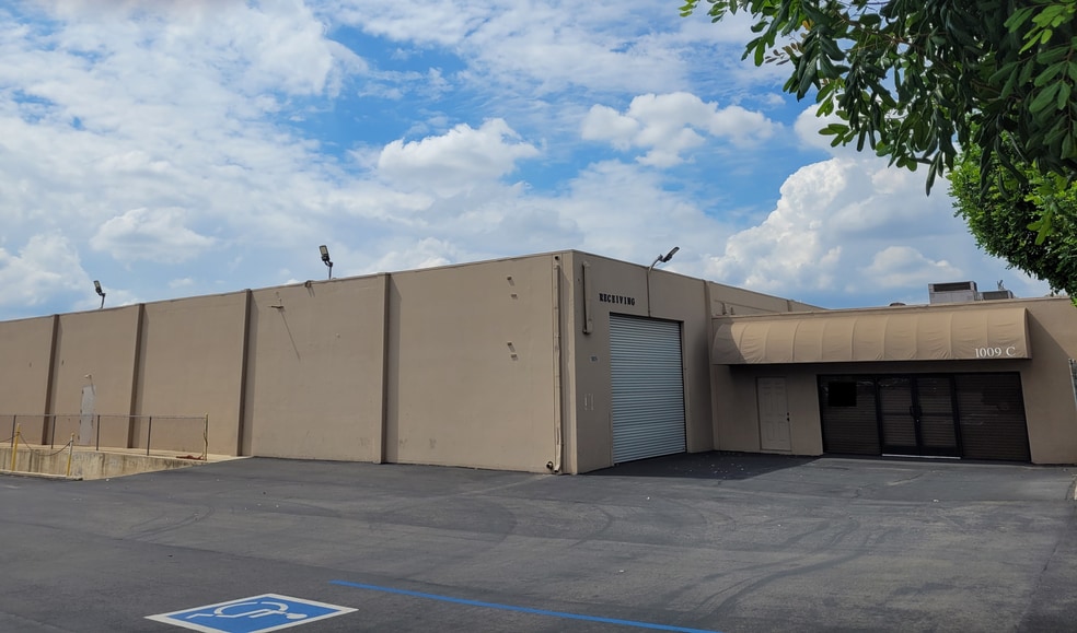 1009-1033 Brooks St, Ontario, CA for lease - Building Photo - Image 3 of 17