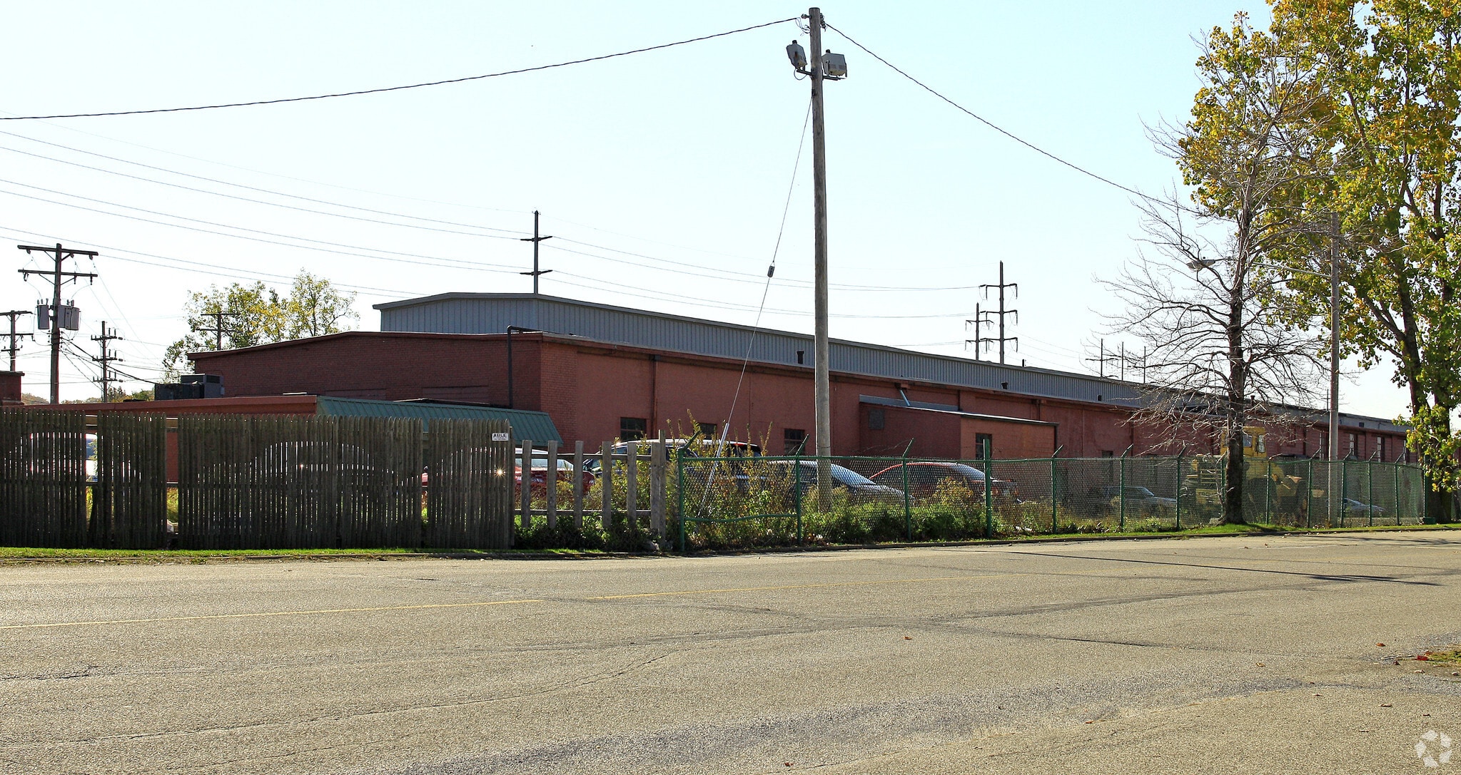 1261-1267 Babbitt Rd, Euclid, OH for lease Primary Photo- Image 1 of 15