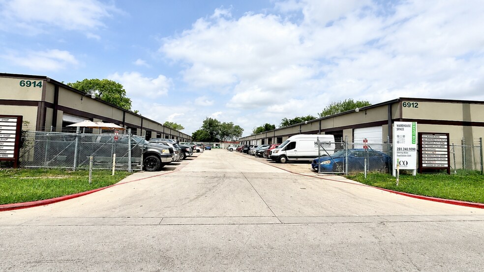 6912 Rampart St, Houston, TX à louer - Photo du bâtiment - Image 3 de 7