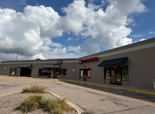 Plus de détails pour 2518-2620 E Grand River Ave, Howell, MI - Commerce de détail à louer