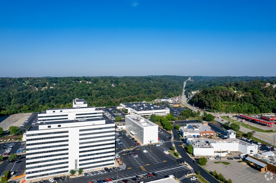 201 Penn Center Blvd, Pittsburgh, PA à louer - Aérien - Image 3 de 3