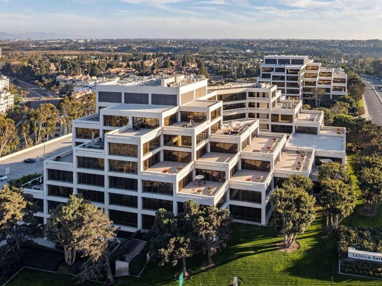 9191 Towne Centre Dr, San Diego, CA à louer - Photo du bâtiment - Image 3 de 3