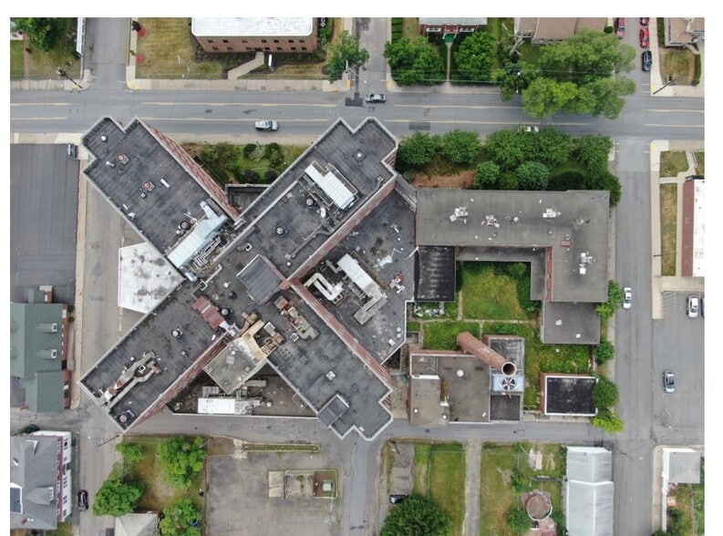 St. Joseph Redevelopment Campus Multi-Building Investment & Development Portfolio portfolio of 2 properties for sale on LoopNet.ca - Building Photo - Image 3 of 18