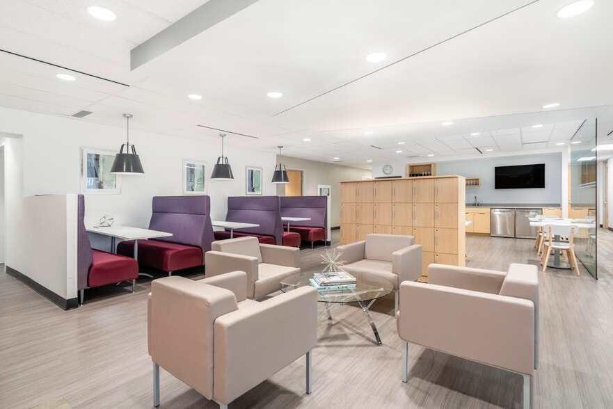 201 Portage Ave, Winnipeg, MB for lease - Interior Photo - Image 2 of 3