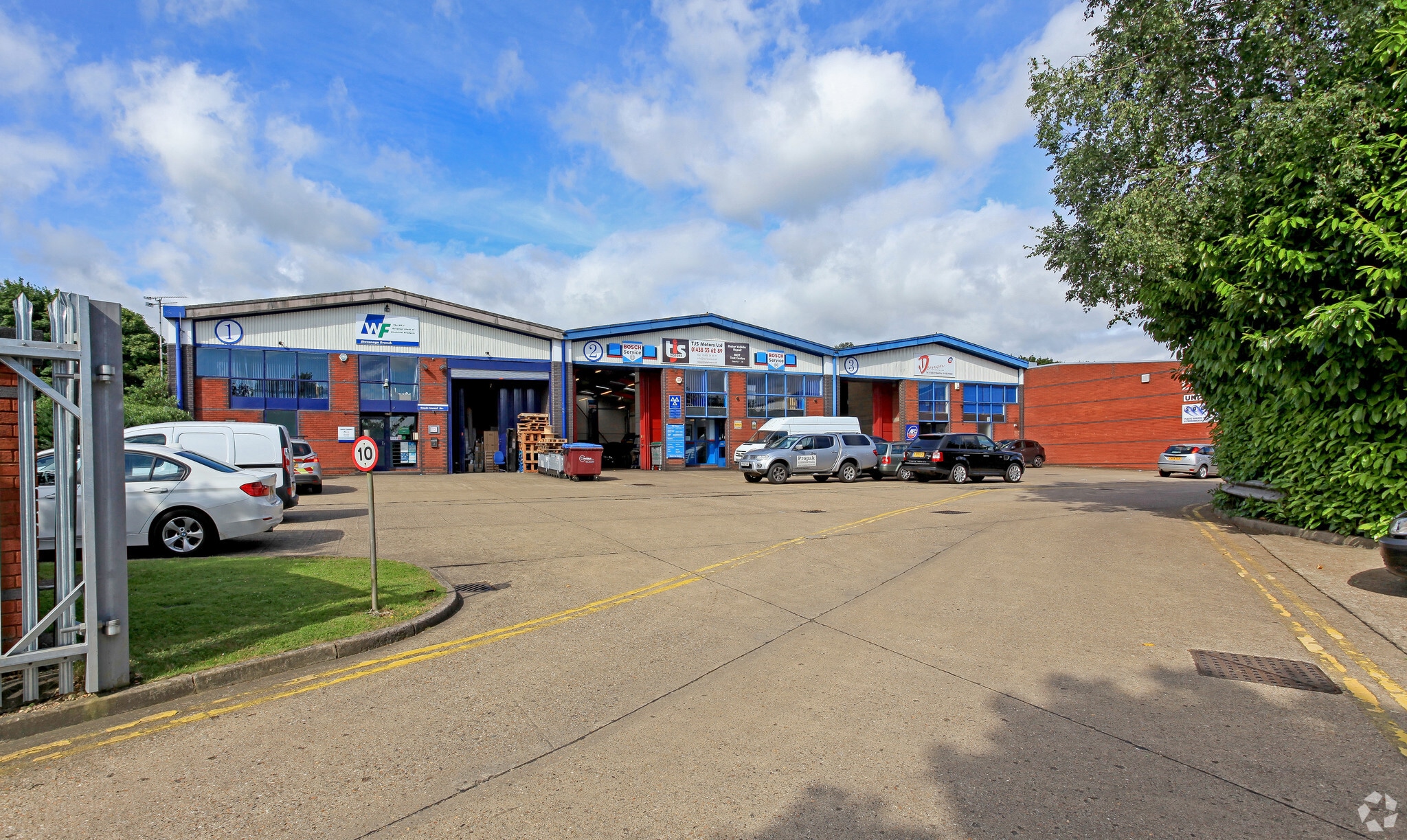 Babbage Rd, Stevenage for lease Primary Photo- Image 1 of 18