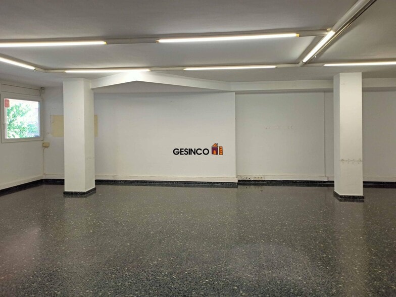 Retail in Ontinyent for lease - Building Photo - Image 3 of 5