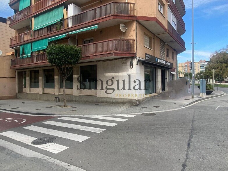 Retail in Sant Joan Despí, Barcelona for lease - Building Photo - Image 1 of 6