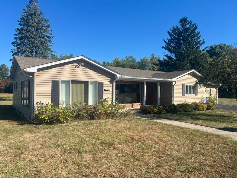 1600 W Riggin Rd, Muncie, IN à louer - Photo du bâtiment - Image 1 de 8