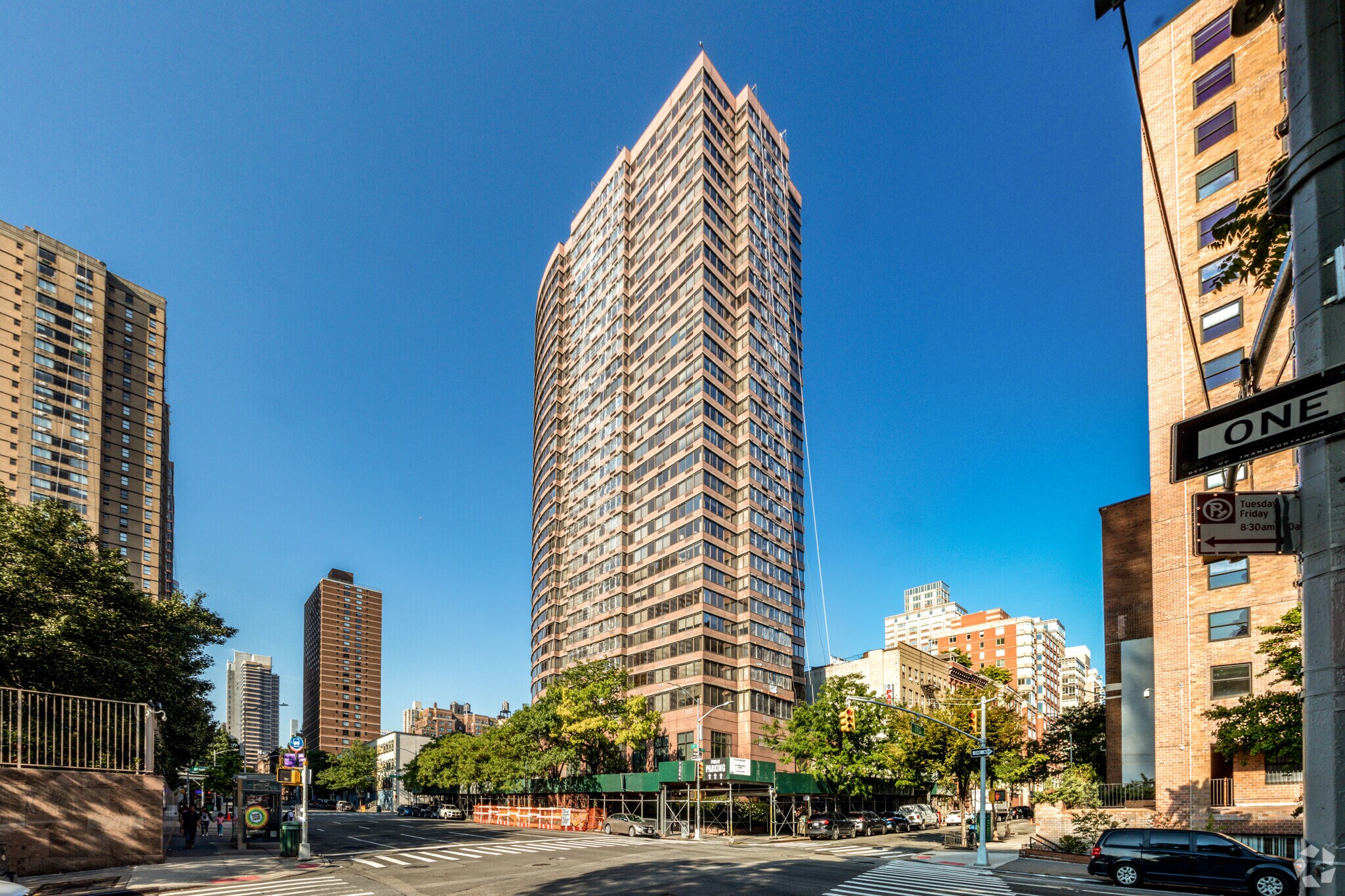 175 E 96th St, New York, NY for lease Primary Photo- Image 1 of 17