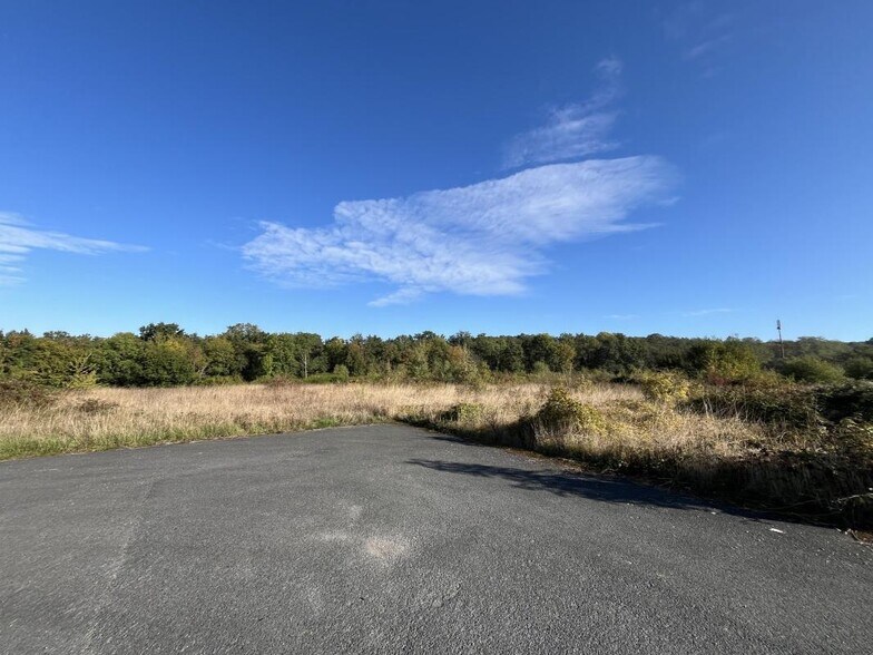 Land in Bueil for sale - Aerial - Image 2 of 8