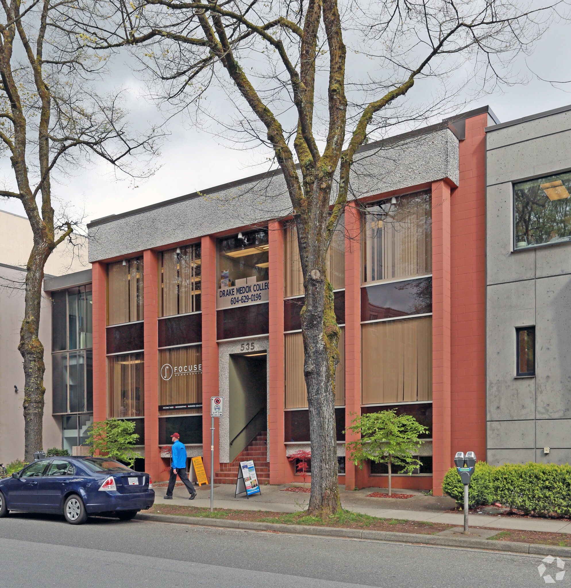 535 W 10th Ave, Vancouver, BC à vendre Photo principale- Image 1 de 1