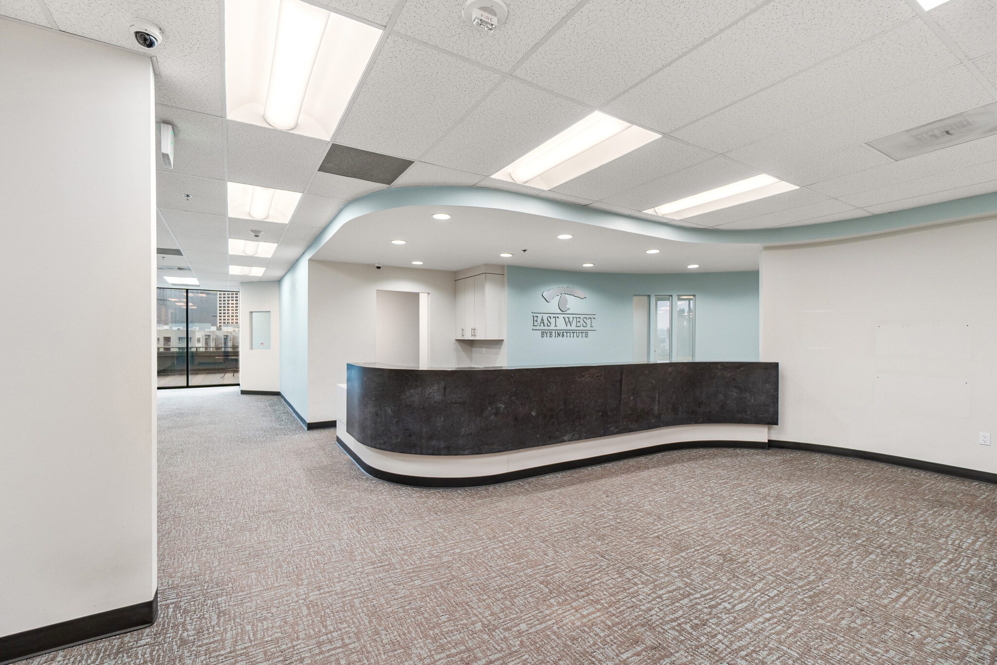 420 E 3rd St, Los Angeles, CA à louer Photo intérieure- Image 1 de 35