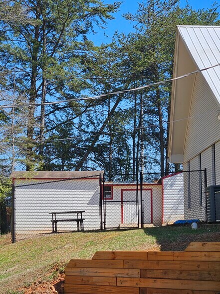 2920 Browns Bridge Rd, Gainesville, GA à vendre - Photo du bâtiment - Image 3 de 5