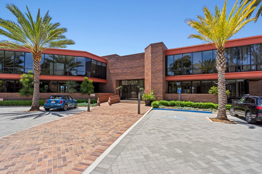 7 Upper Newport Plaza Dr, Newport Beach, CA for lease - Building Photo - Image 2 of 13