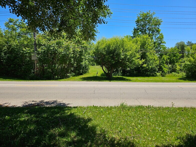 5806-5810 Terra Cotta Rd, Crystal Lake, IL à vendre - Photo du bâtiment - Image 3 de 19