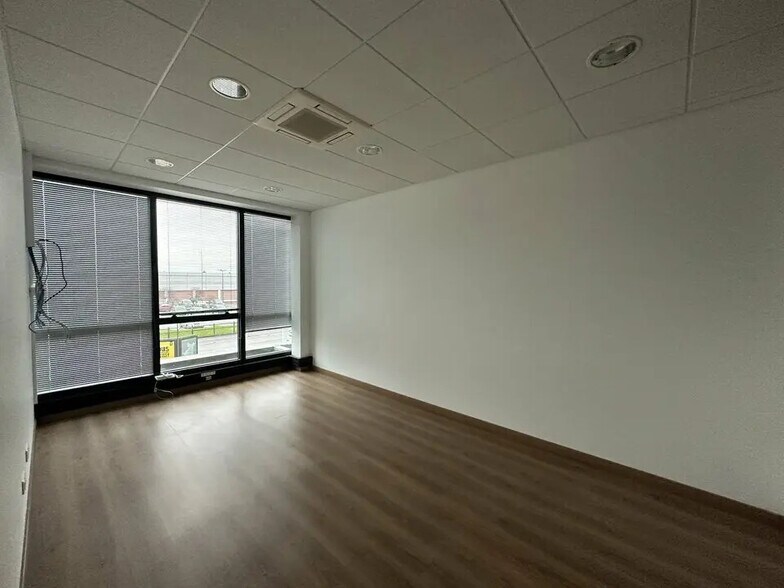 Office in Bischheim for lease - Interior Photo - Image 3 of 3