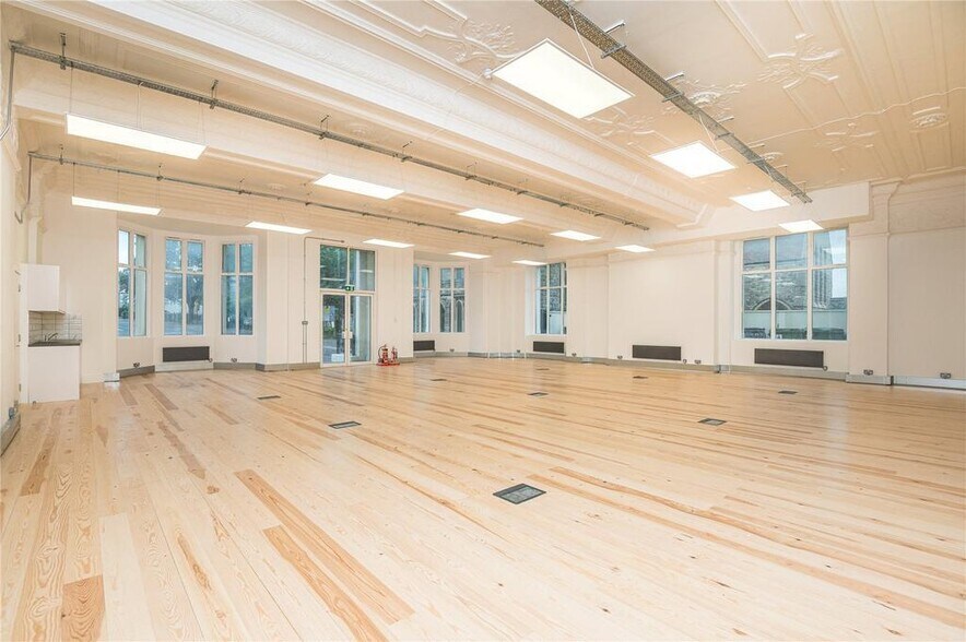 4-5 Church Rd, Southend-On-Sea for lease - Building Photo - Image 2 of 9