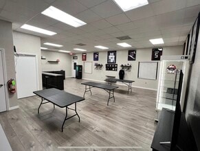 221 Strawberry Oaks Dr, Orange City, FL for lease Interior Photo- Image 2 of 9
