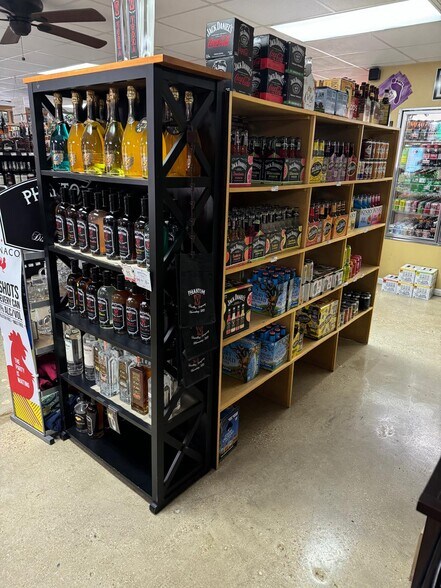 200 E 6th St, Rolla, MO à vendre - Photo du bâtiment - Image 3 de 34