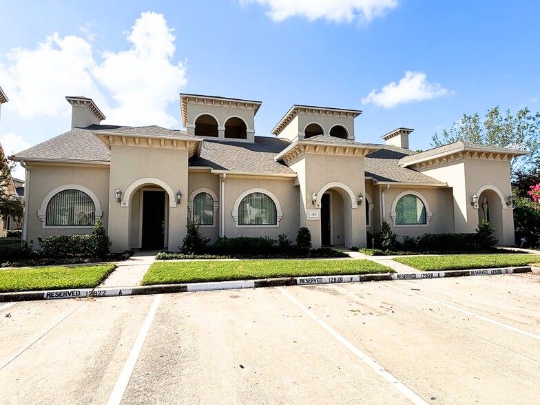 12820 Willow Centre Dr, Houston, TX for sale - Primary Photo - Image 1 of 1