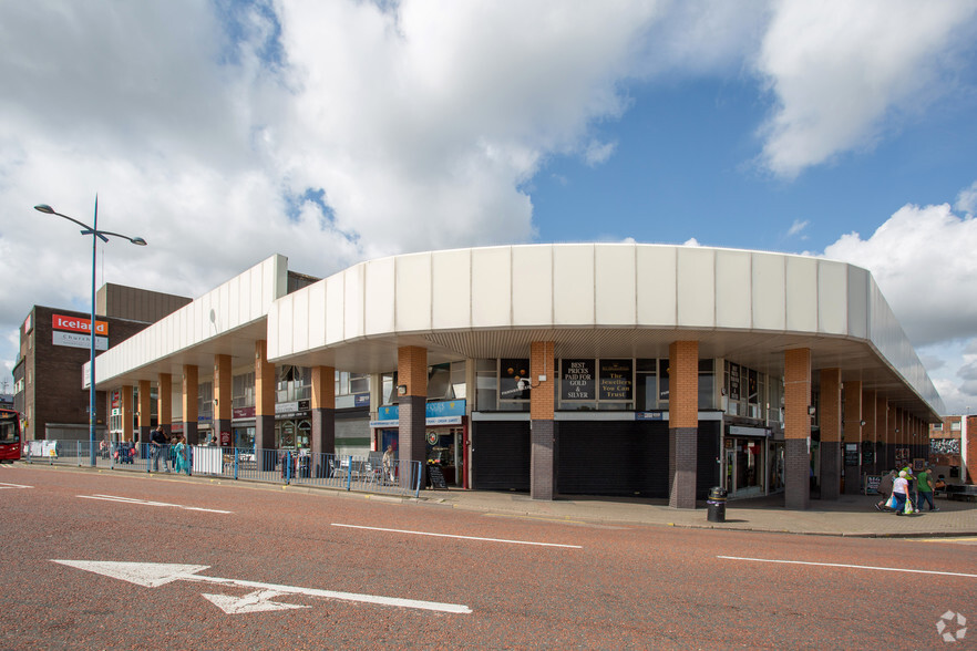 Churchill Shopping Centre, Dudley for lease - Primary Photo - Image 1 of 12