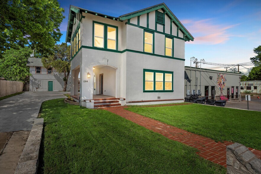 1314 N 15th St, Waco, TX à vendre - Photo du bâtiment - Image 2 de 46