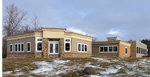 8200-8218 N Teutonia Ave, Brown Deer, WI for lease Primary Photo- Image 1 of 3