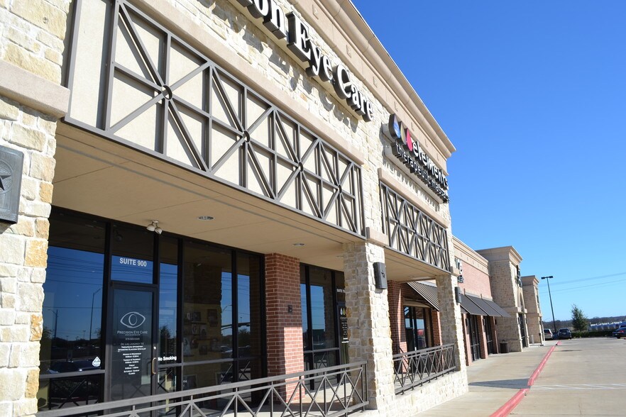 3976 S Tx-6, College Station, TX à louer - Photo du bâtiment - Image 2 de 4