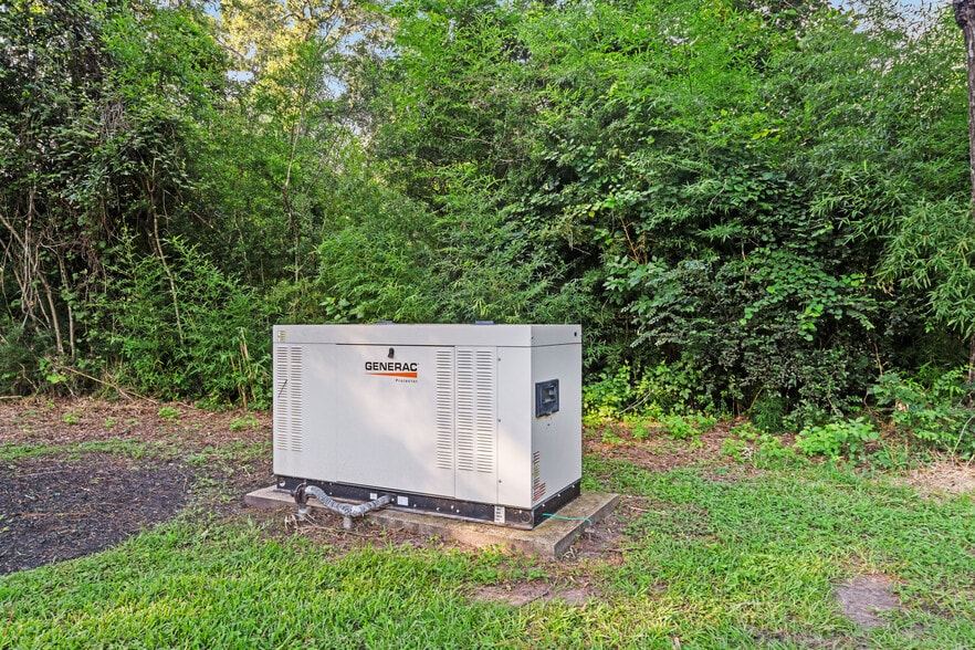 15629 Knotty Oaks Trl, Magnolia, TX for sale - Building Photo - Image 2 of 21