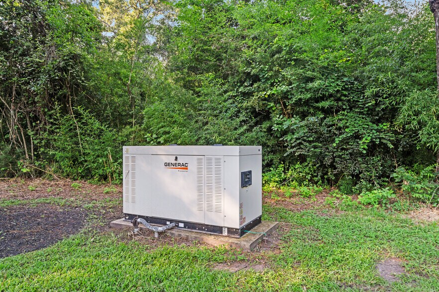 15629 Knotty Oaks Trl, Magnolia, TX à vendre - Photo du bâtiment - Image 2 de 21