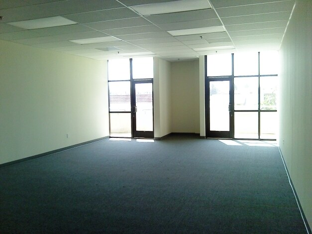 318 N Garfield Ave, Monterey Park, CA à louer - Photo intérieure - Image 3 de 16