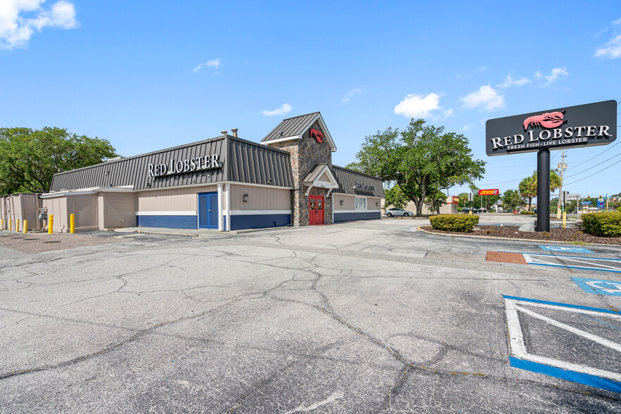 2625 E Busch Blvd, Tampa, FL for sale - Building Photo - Image 1 of 1