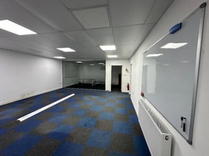 Old Crossroads Dairy, Holmer Green Road, Hazlemere à louer Photo intérieure- Image 2 de 3