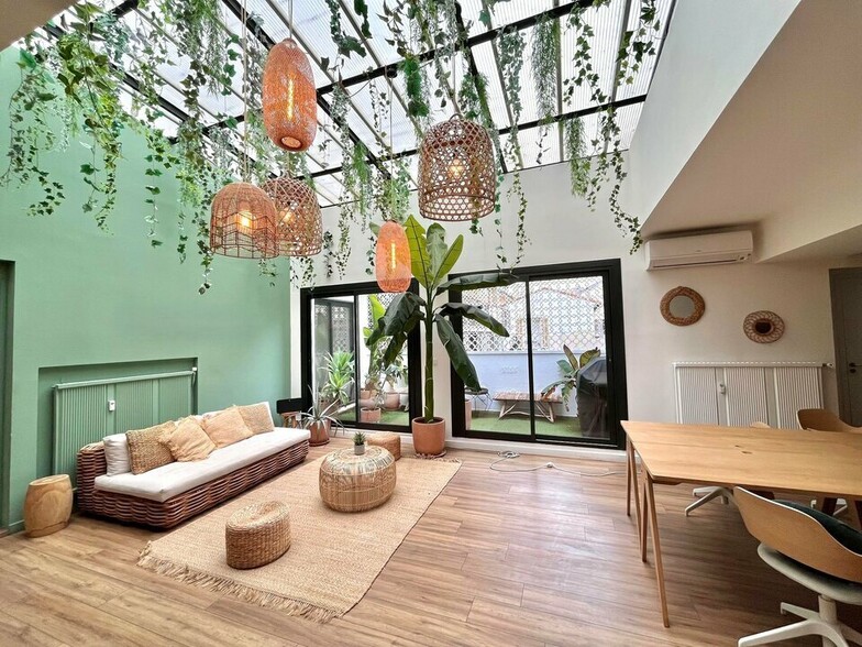 Office in Cannes for sale - Building Photo - Image 2 of 6
