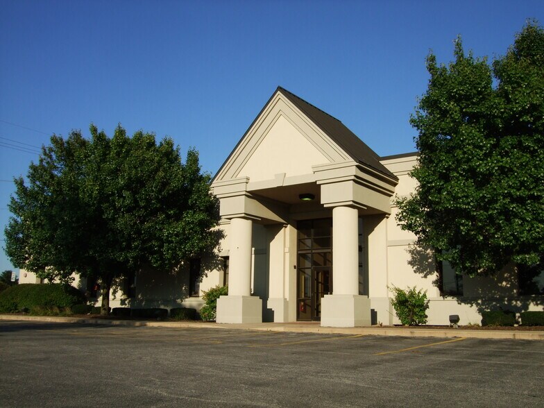 2800 Keslinger Rd, Geneva, IL à louer - Photo du bâtiment - Image 2 de 5