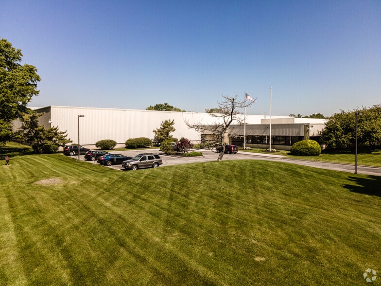 820 East Gate Dr, Mount Laurel, NJ for sale - Primary Photo - Image 1 of 10