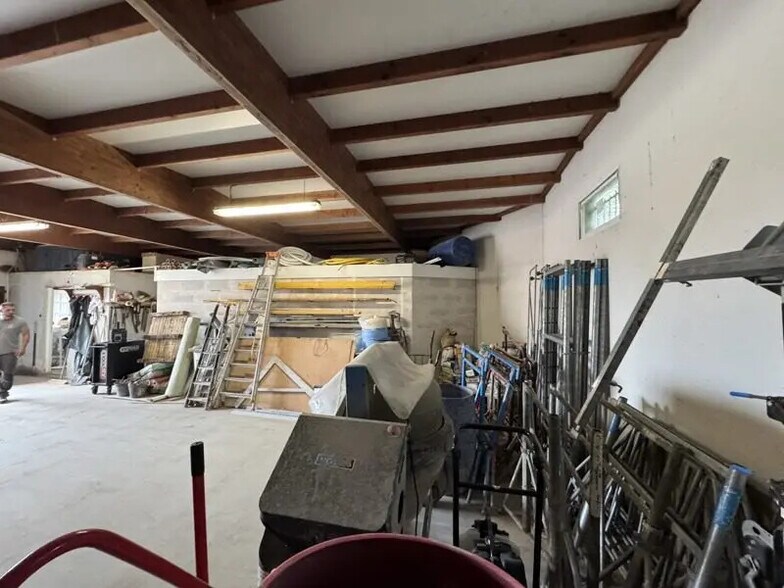 Retail in Martignas-sur-Jalle for lease - Building Photo - Image 3 of 6