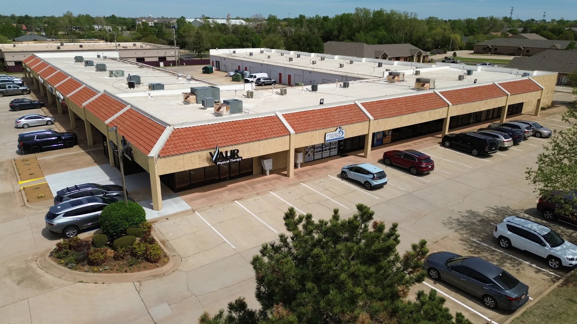 1700-1738 S Kelly Ave, Edmond, OK for lease Primary Photo- Image 1 of 11
