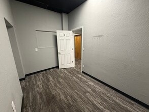 1075-1099 Chambers St, Eugene, OR for lease Interior Photo- Image 2 of 5